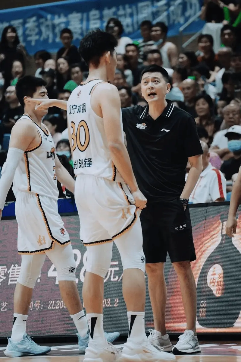 by, 制杜锋, 望年轻球员